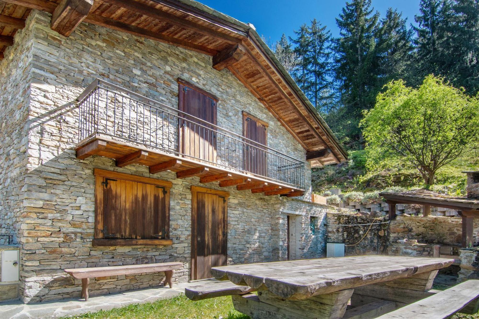 Lake And Mountain Holiday Sacco  Exterior photo